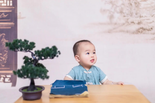 百色宝宝被跳蚤咬了 百色宝宝被跳蚤咬了